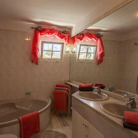 Madreselva With Private Pool, 50m To The Sea, Top Location, Terrace, Garden, Wifi
